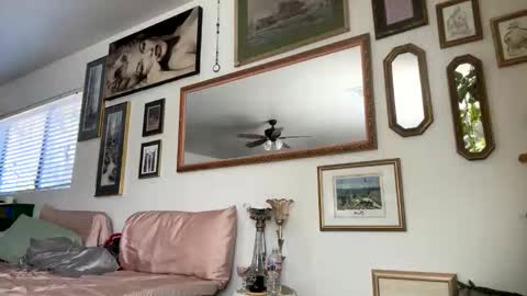 Snapshot of tylababyy chatting on November 19, 2025, 6:41 pm tylababyy online show from November 19, 2025, 6:41 pm