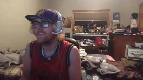 tylahfae online show from December 9, 2024, 6:01 am