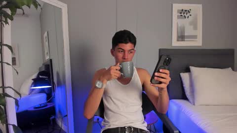 Tyler Fox online show from October 12, 2025, 8:41 pm