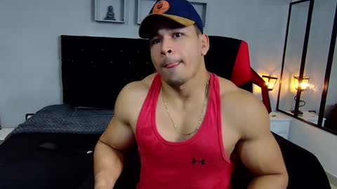 tyler_hank1 online show from December 1, 2024, 10:53 pm