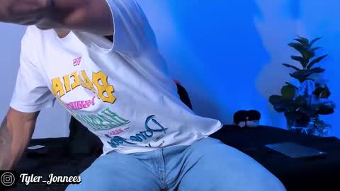 Snapshot of tyler_jonnes chatting on November 16, 2025, 10:04 pm Tyler online show from November 16, 2025, 10:04 pm