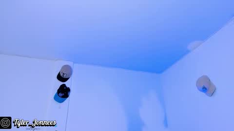 Snapshot of tyler_jonnes chatting on November 22, 2025, 11:26 pm Tyler online show from November 22, 2025, 11:26 pm