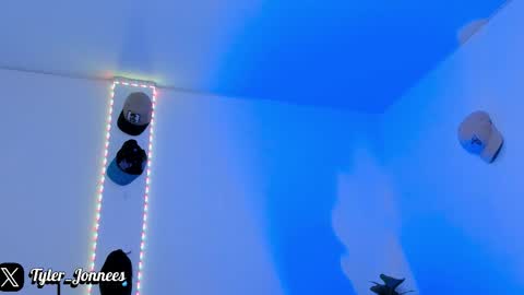 Snapshot of tyler_jonnes chatting on November 23, 2025, 11:37 pm Tyler online show from November 23, 2025, 11:37 pm