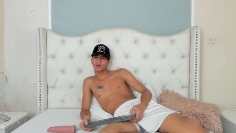 Tyler Rodriguez online show from December 5, 2024, 1:06 pm