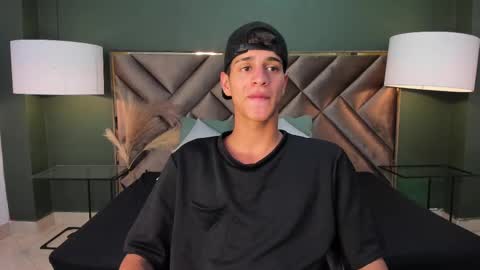 Tyler Rodriguez online show from March 5, 2025, 3:40 am