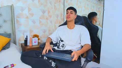 Tyler Rodriguez online show from September 11, 2025, 10:10 pm