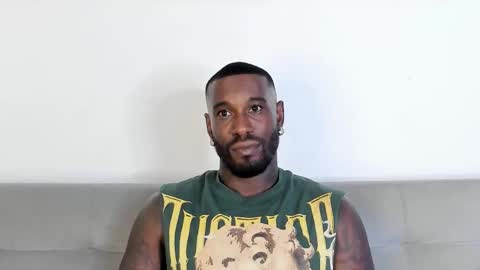 Snapshot of tyron_rulers chatting on February 8, 2026, 1:42 am Dvid Rullers online show from February 8, 2026, 1:42 am