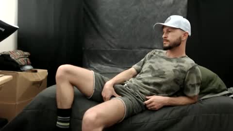 Snapshot of tyronemattias chatting on February 5, 2025, 9:29 pm Tyrone Mattias online show from February 5, 2025, 9:29 pm