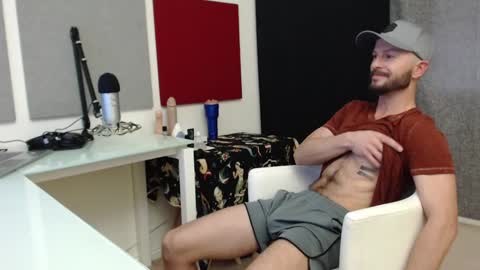 Snapshot of tyronemattias chatting on February 19, 2025, 10:53 pm Tyrone Mattias online show from February 19, 2025, 10:53 pm