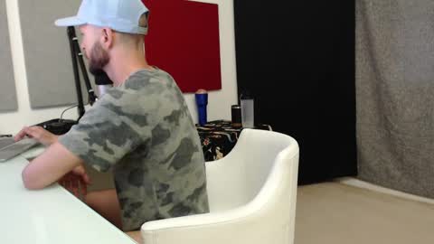 Snapshot of tyronemattias chatting on February 23, 2025, 1:02 am Tyrone Mattias online show from February 23, 2025, 1:02 am