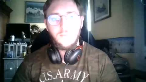 Snapshot of tytybout chatting on March 19, 2026, 6:01 pm Tytybout online show from March 19, 2026, 6:01 pm