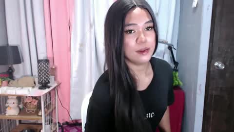 Snapshot of ugly_asianlover chatting on December 1, 2024, 9:59 pm rechelle online show from December 1, 2024, 9:59 pm