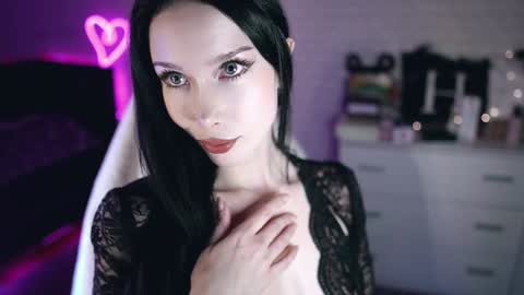 Snapshot of uindi chatting on December 7, 2024, 4:47 pm Izzy online show from December 7, 2024, 4:47 pm