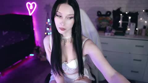 Snapshot of uindi chatting on December 15, 2024, 4:26 pm Izzy online show from December 15, 2024, 4:26 pm