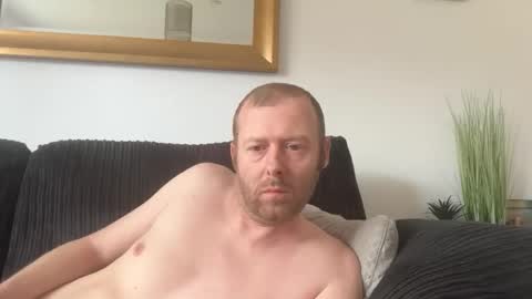 ukmatty3 online show from April 17, 2026, 2:53 pm