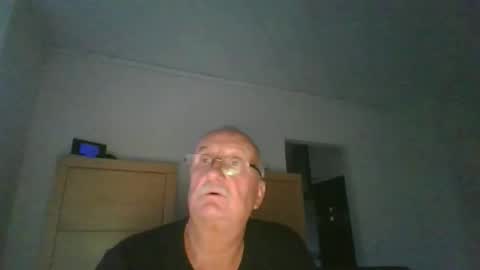 Snapshot of ulli44 chatting on May 7, 2026, 7:08 pm Ulrich online show from May 7, 2026, 7:08 pm