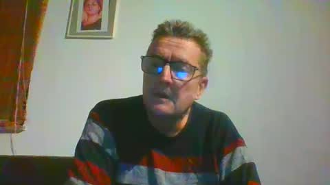 Snapshot of ulmeni4 chatting on January 1, 2025, 4:18 pm ulmeni4 online show from January 1, 2025, 4:18 pm
