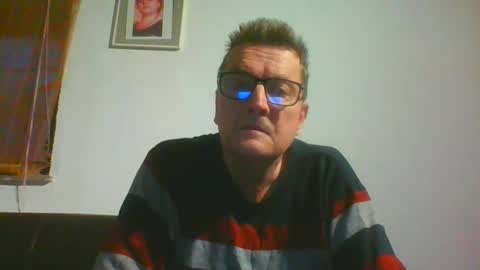 Snapshot of ulmeni4 chatting on January 3, 2025, 3:44 pm ulmeni4 online show from January 3, 2025, 3:44 pm