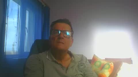 Snapshot of ulmeni4 chatting on October 25, 2025, 12:13 pm ulmeni4 online show from October 25, 2025, 12:13 pm