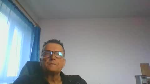 Snapshot of ulmeni4 chatting on November 3, 2025, 6:36 am ulmeni4 online show from November 3, 2025, 6:36 am