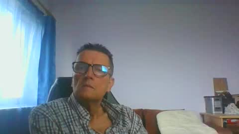 Snapshot of ulmeni4 chatting on November 11, 2025, 6:46 am ulmeni4 online show from November 11, 2025, 6:46 am