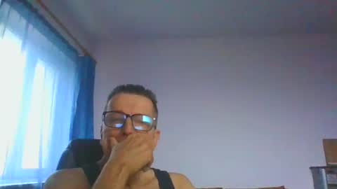 ulmeni4 online show from February 4, 2026, 6:52 am
