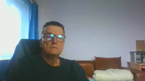 ulmeni4 online show from February 11, 2026, 6:51 am
