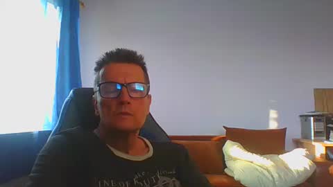 ulmeni4 online show from June 6, 2026, 5:17 pm