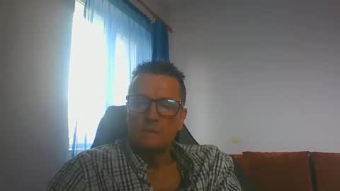Snapshot of ulmeni7 chatting on November 9, 2025, 10:13 am ulmeni7 online show from November 9, 2025, 10:13 am