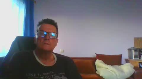 ulmeni7 online show from June 6, 2026, 6:01 pm