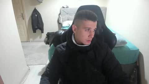 Snapshot of ulxer chatting on October 18, 2025, 8:42 pm hi im mike tyson - online show from October 18, 2025, 8:42 pm