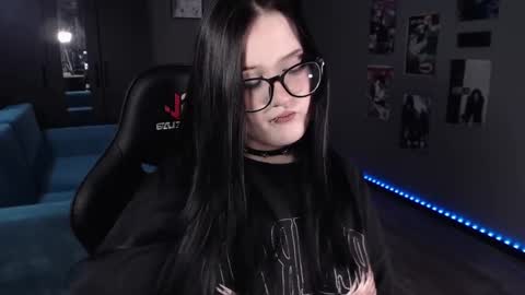 Julia online show from January 24, 2025, 1:45 am