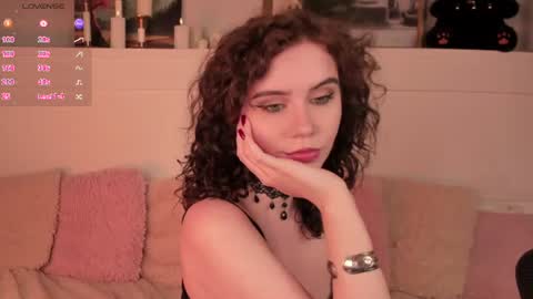 Una  online show from June 12, 2026, 10:03 am