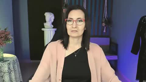 Snapshot of unatera chatting on October 13, 2025, 9:20 am UnaTera online show from October 13, 2025, 9:20 am