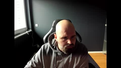 Snapshot of uncle_bear chatting on March 12, 2025, 11:31 am Uncle Bear online show from March 12, 2025, 11:31 am