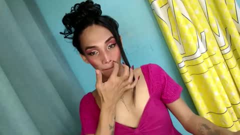 Snapshot of uncut_queen chatting on November 20, 2025, 3:07 am LOVELY JANE online show from November 20, 2025, 3:07 am