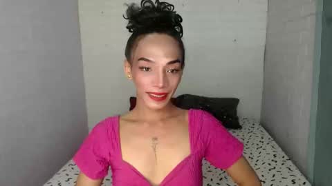 Snapshot of uncut_queen chatting on February 10, 2026, 2:04 am LOVELY JANE online show from February 10, 2026, 2:04 am