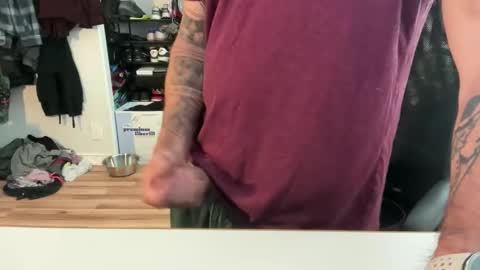 uncutbeard129840 online show from February 10, 2026, 8:02 pm