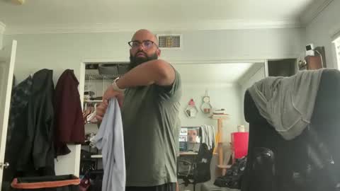 uncutbeard129840 online show from April 16, 2026, 12:22 am