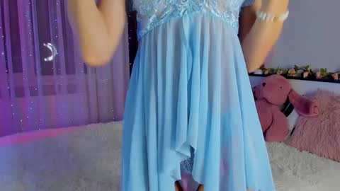 Under The Skin online show from December 1, 2024, 4:29 pm