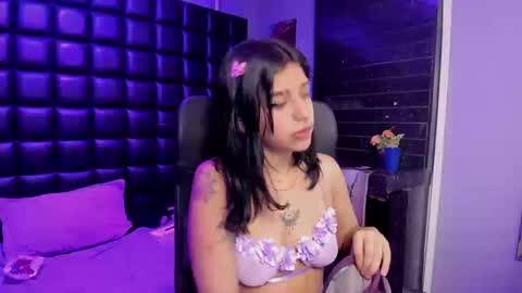 Snapshot of underbaby_ chatting on September 19, 2025, 3:52 am UnderBaby online show from September 19, 2025, 3:52 am