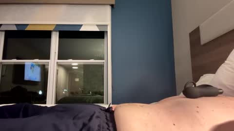 Underyourcomand online show from October 7, 2025, 2:09 am