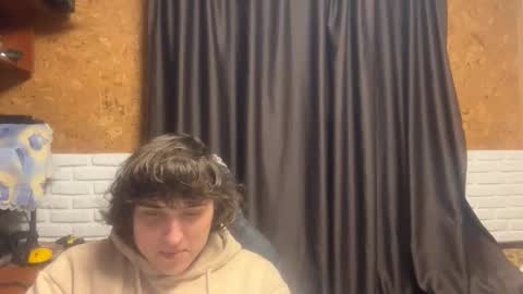 Snapshot of unholy_heat chatting on December 4, 2025, 10:18 pm Anri online show from December 4, 2025, 10:18 pm