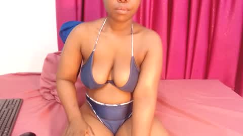 Snapshot of uniquebony chatting on September 23, 2025, 9:23 am UNIQUEBONY online show from September 23, 2025, 9:23 am