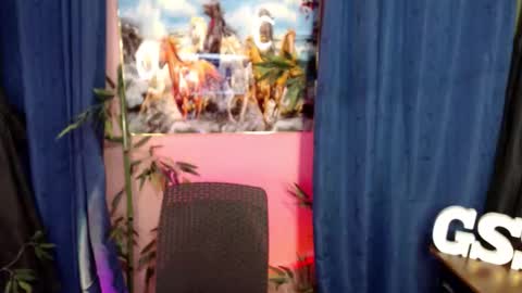 unknown_trans18 online show from October 20, 2025, 12:44 am