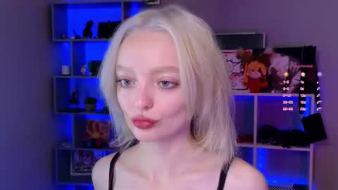 Snapshot of unknownstatus chatting on September 20, 2025, 2:23 am ShizukaShizuSHIZ online show from September 20, 2025, 2:23 am