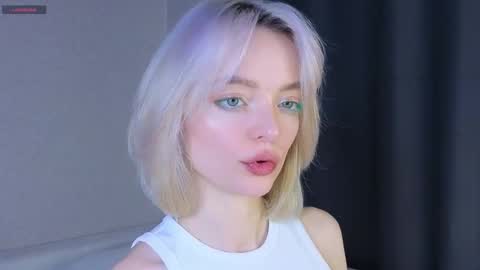 Snapshot of unknownstatus chatting on November 10, 2025, 5:39 am ShizukaShizuSHIZ online show from November 10, 2025, 5:39 am