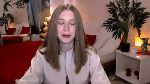 unreal_lady online show from July 14, 2026, 11:05 am