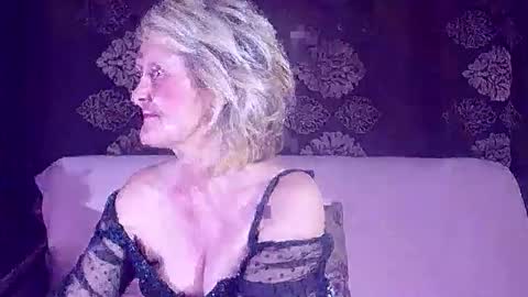 Snapshot of unrealgrannyforfun chatting on April 18, 2026, 9:13 am Nelly online show from April 18, 2026, 9:13 am
