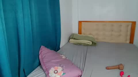 Snapshot of ur_cutiesthotasianxx chatting on October 1, 2025, 8:59 pm Vee online show from October 1, 2025, 8:59 pm